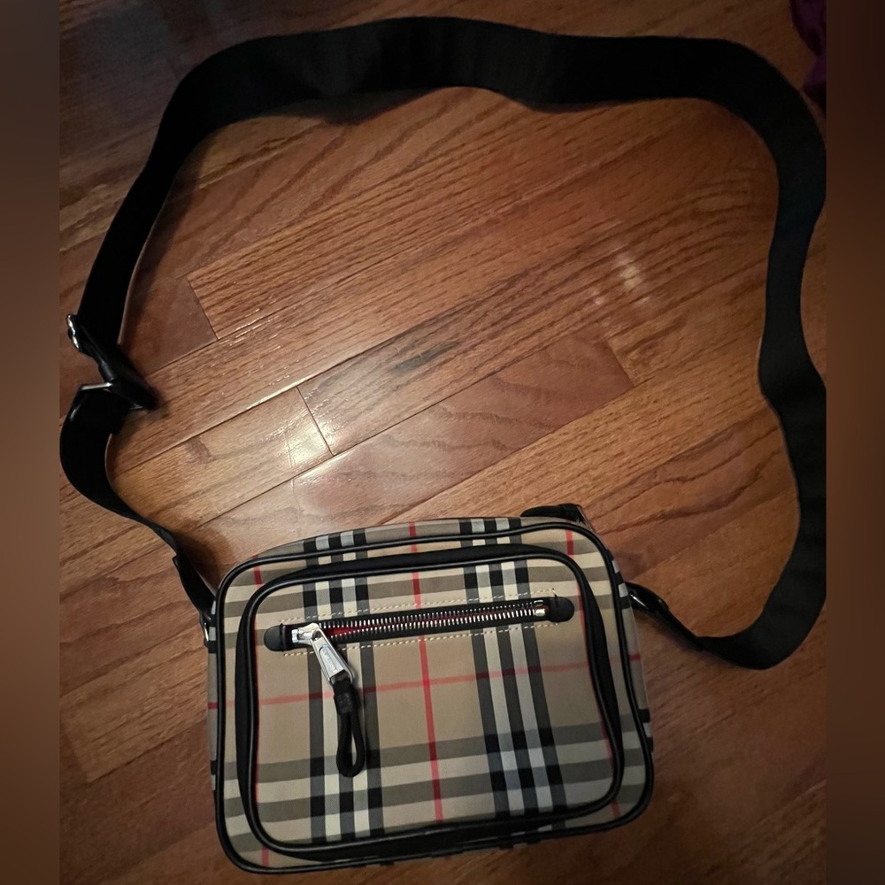 Burberry Tan and Black Camera Bag - Picture 6 of 11